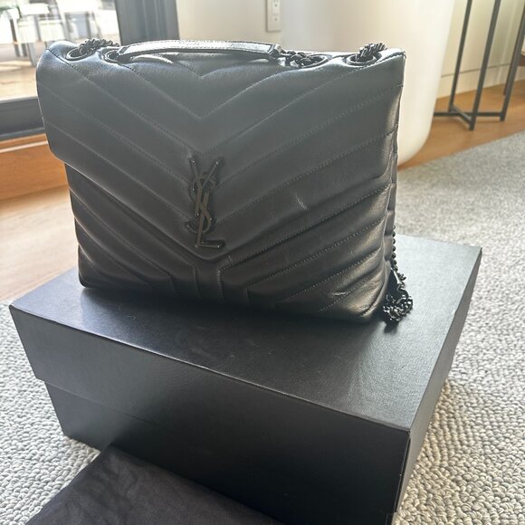 Saint Laurent Matelassé Leather Shoulder Bag (Black, Large) - Authentic - Picture 2 of 11